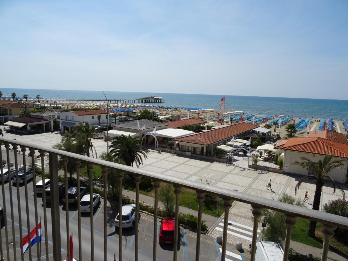 Dependance Dell'Hotel Sole E Mare Lido di Camaiore Exterior photo